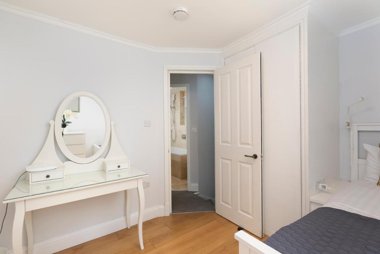 Apartament Penthousestays Notting Hill - Spacious 3 Bedroom King Bed - Near Portobello Road & Kensington High Street Londra